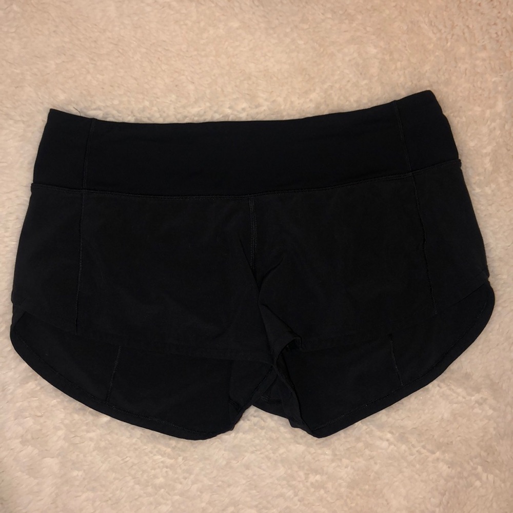 black lululemon shorts